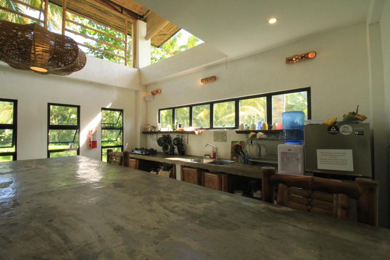 Sunlit Hostel General Luna  Exterior photo